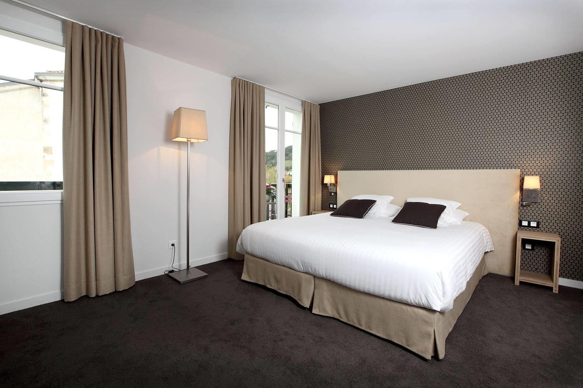 De La Nivelle Hotell Saint-Pée-sur-Nivelle Exteriör bild